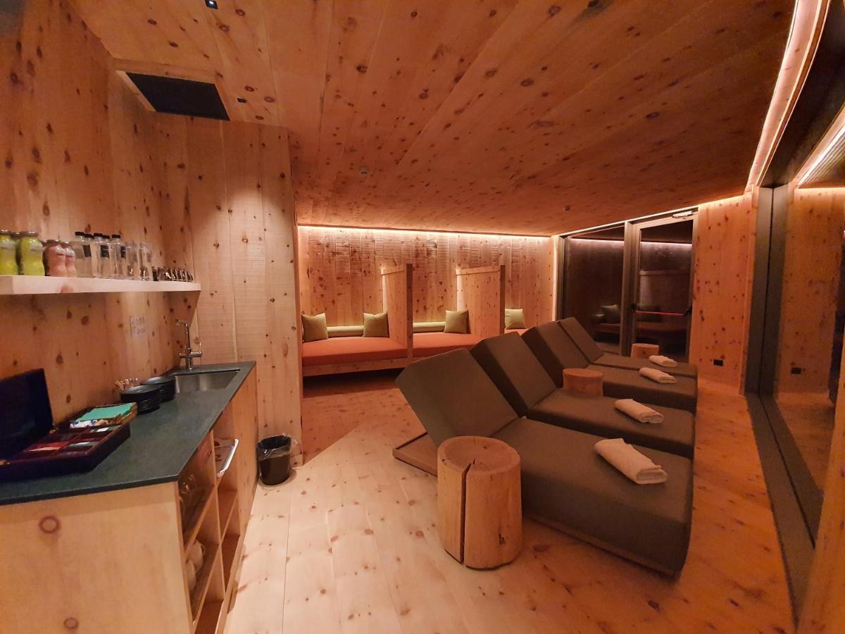Dolomiti Lodge Alvera Cortina d'Ampezzo Exterior photo