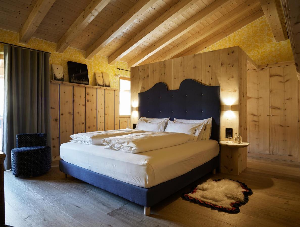 Dolomiti Lodge Alvera Cortina d'Ampezzo Exterior photo