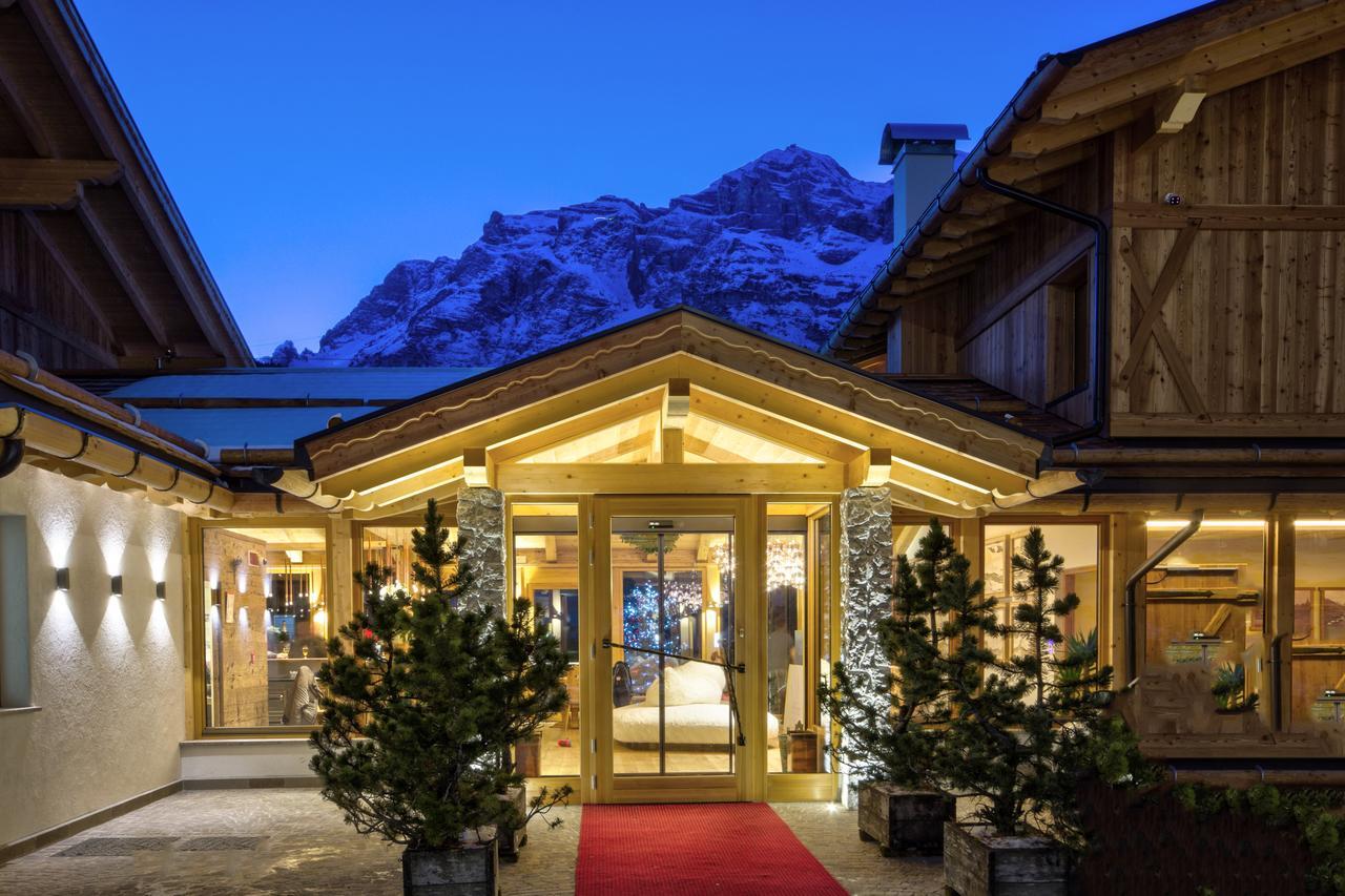 Dolomiti Lodge Alvera Cortina d'Ampezzo Exterior photo